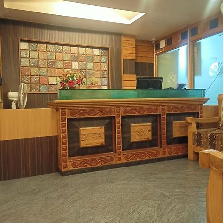 Sky Park Hotels Tiruppur Ngoại thất bức ảnh