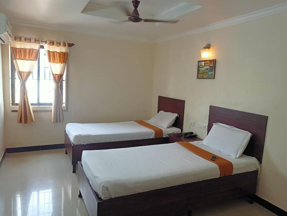 Sky Park Hotels Tiruppur Ngoại thất bức ảnh