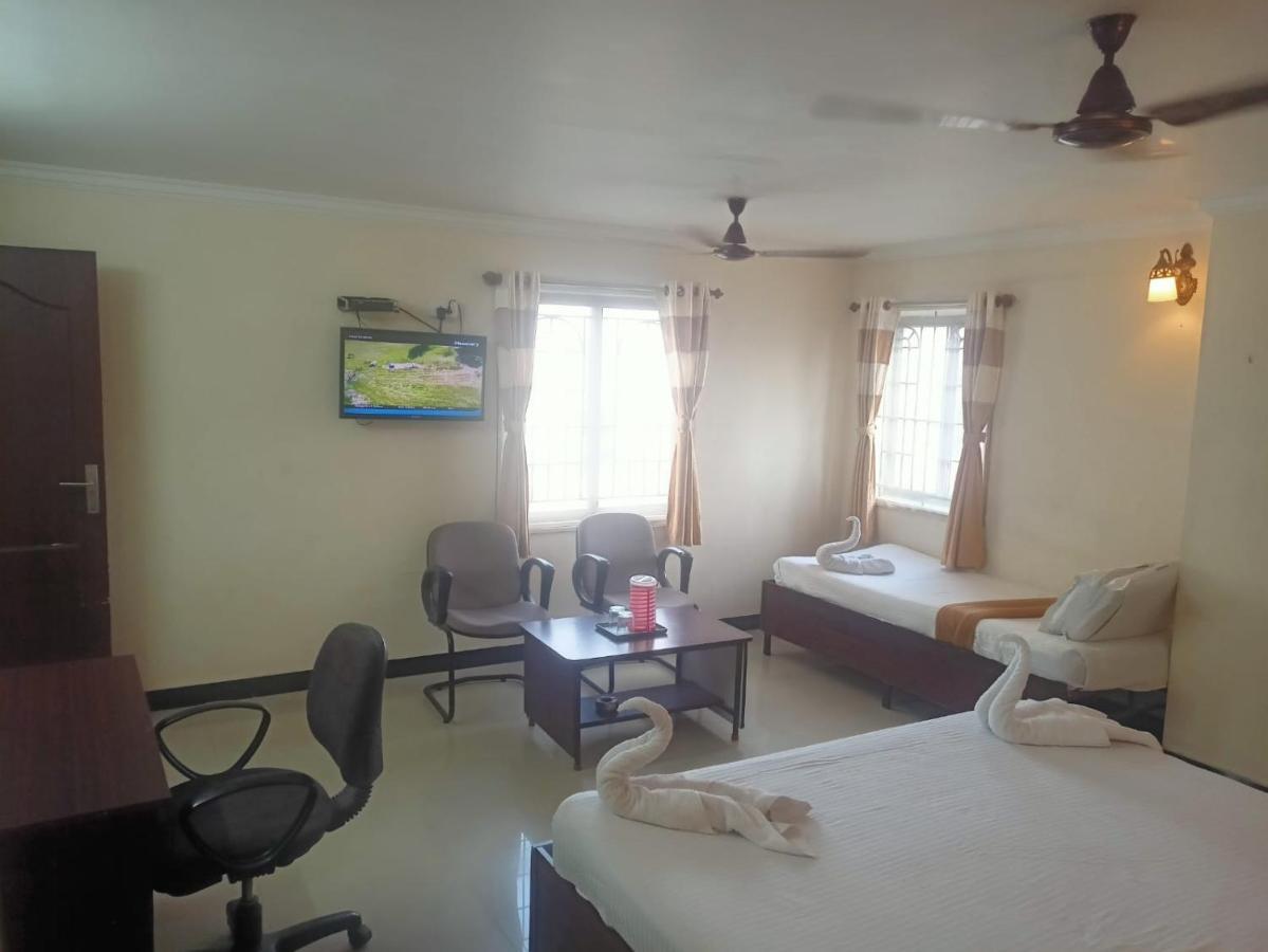 Sky Park Hotels Tiruppur Ngoại thất bức ảnh
