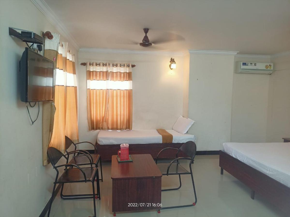 Sky Park Hotels Tiruppur Ngoại thất bức ảnh
